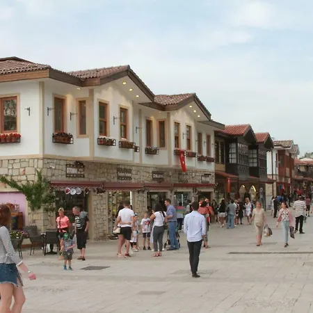 Elit Koseoglu Side
